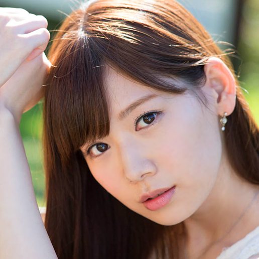 明里つむぎ